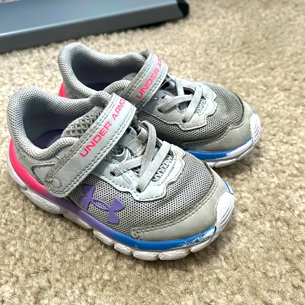 Under Armour. Toddler size 5. Used with plenty of life left in them.